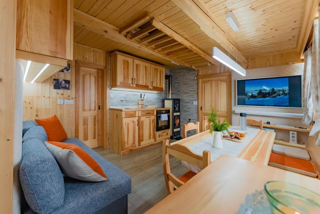 Stahovica Alpine Chalet Velika Planina - Irenca - I Feel Alps מראה חיצוני תמונה